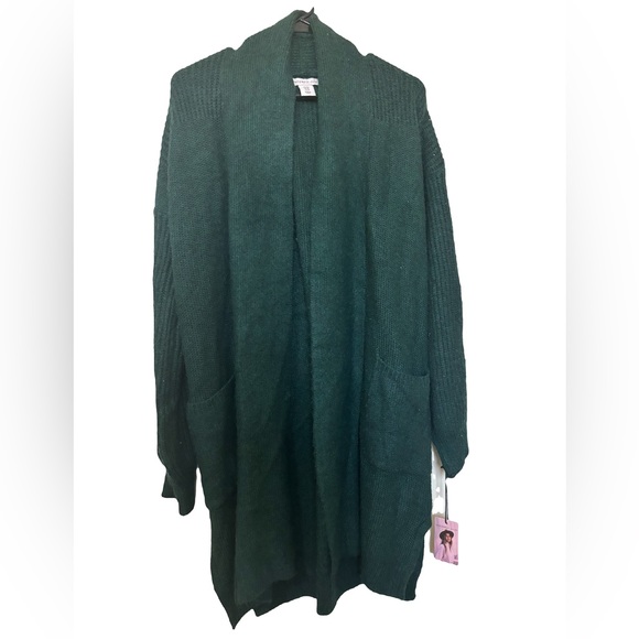 Sincerly Jules Sweaters - NWT- Sincerely Jules Dark Green Long Cardigan Sweater. Size Medium.